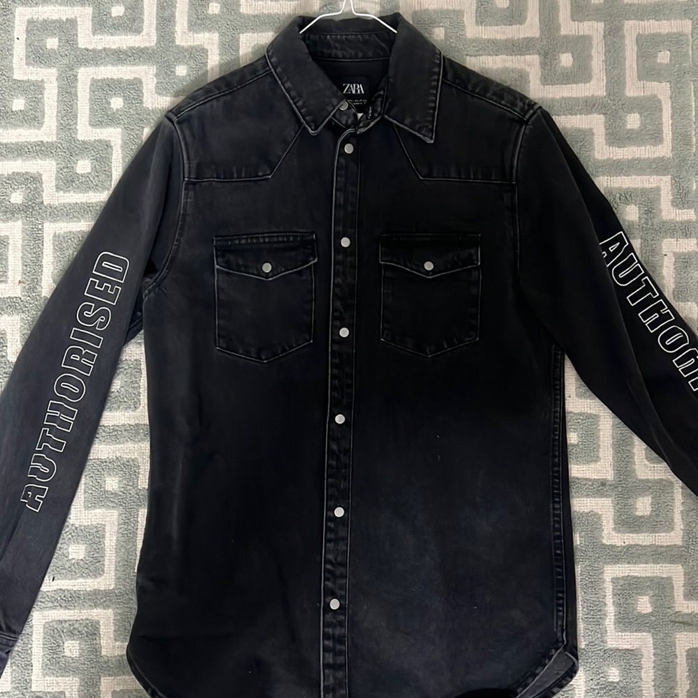ZARA GRAPHIC JEAN JACKET LIGHTWEIGHT
